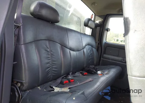 2000 Chevrolet Silverado K2500 из США, поврежденный, VIN 1GCGK29U9YE415973